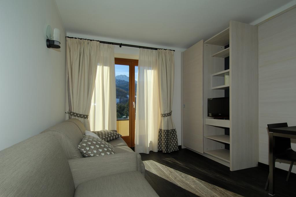 Hotel Bucaneve Bardonecchia Habitación foto