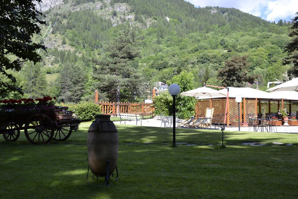 Hotel Bucaneve Bardonecchia Exterior foto